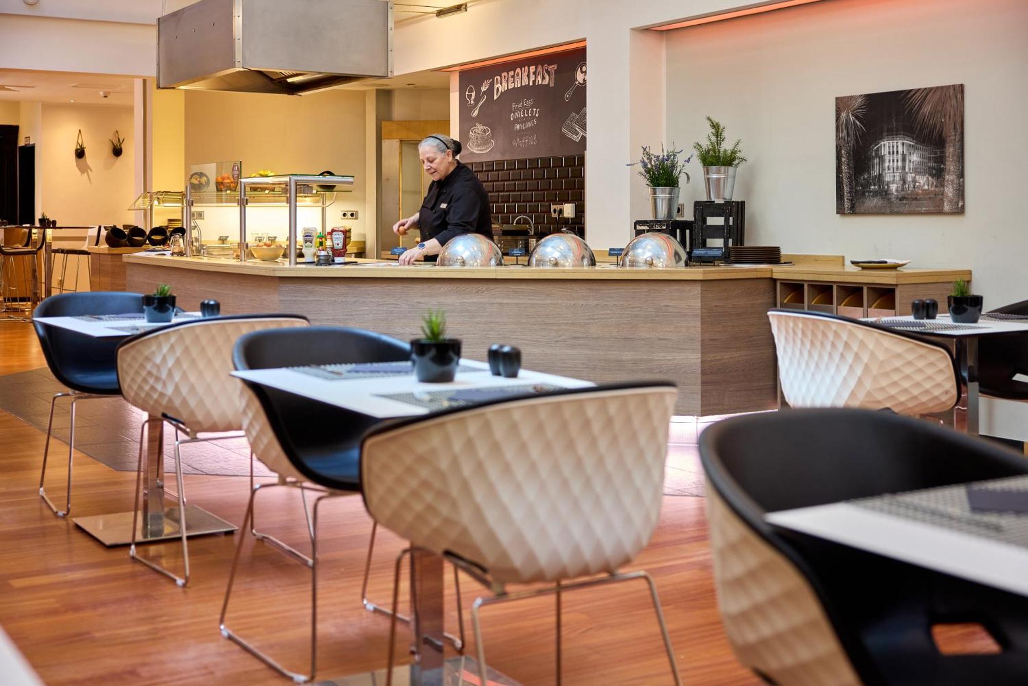 Mercure Center Hotel 4*